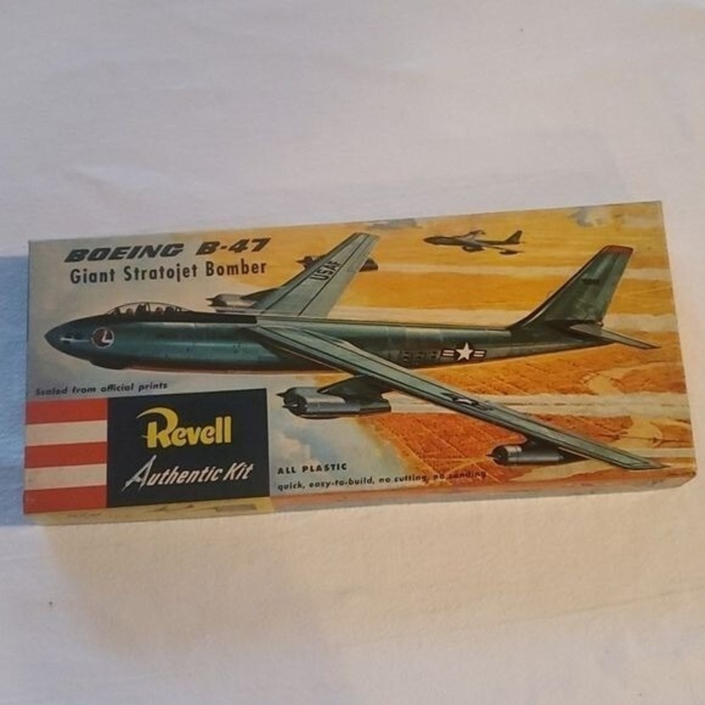 Revell‎ Vintage 1954 B-47 Boeing Giant Stratojet Bomber #H206:97 w Swivel Base